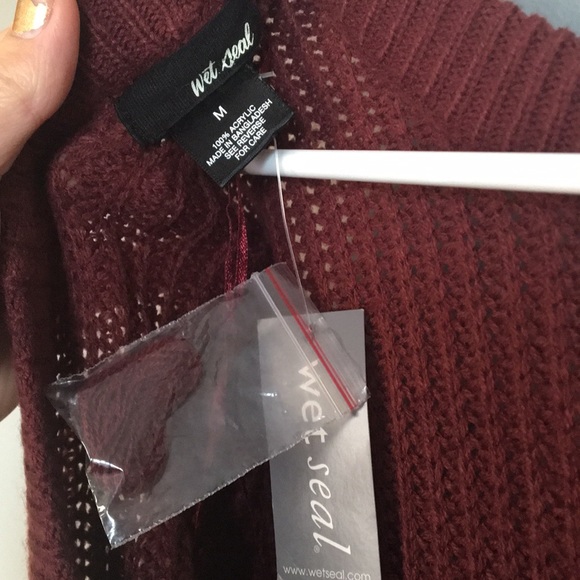 NEW Extra wide V-Neck sweater - Picture 3 of 4